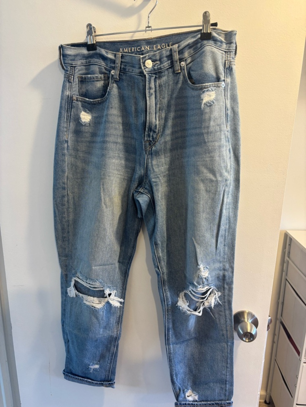 American Eagle Outfitters Distressed Light Blue Women’s Jeans